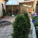 Casa Printre Gradini *