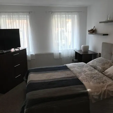 Casa Printre Gradini