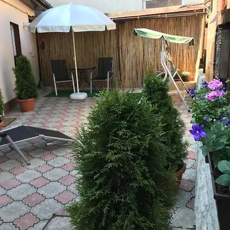 Casa Printre Gradini *