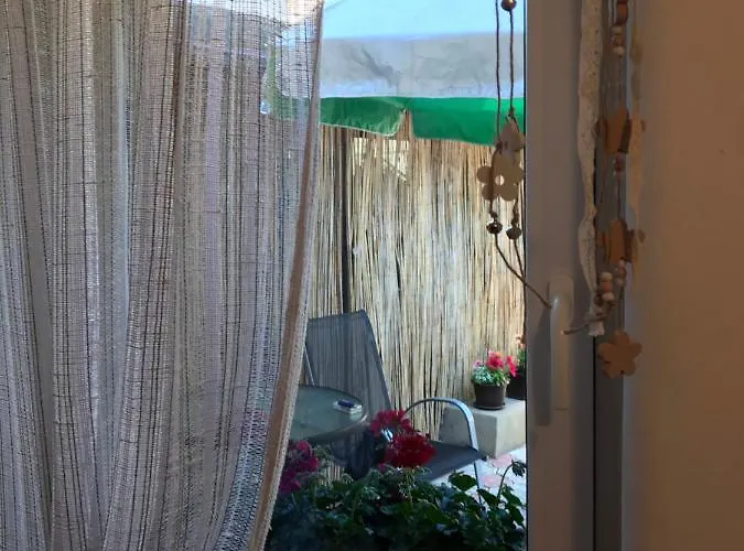 Casa Printre Gradini *